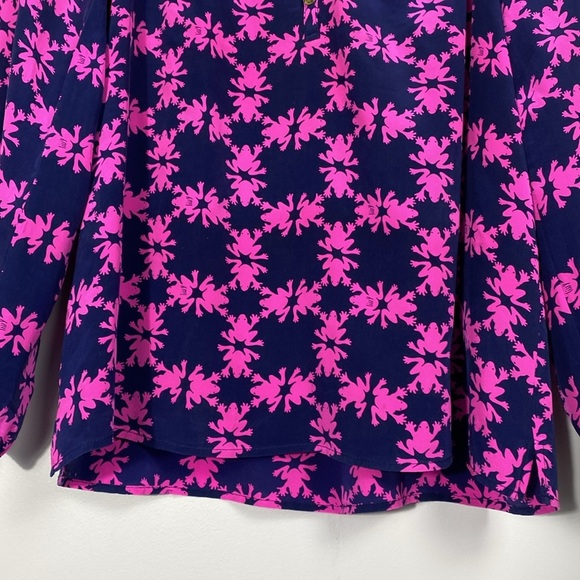 Lilly Pulitzer Silk Elsa Top in Get Hoppy Print navy with pink frogs small - Picture 7 of 11
